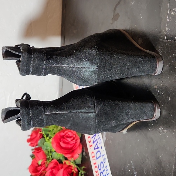 TILA MARCH PARIS Size 39 Black Suede Wedge Heel - Picture 6 of 12